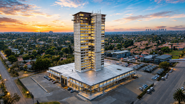 818 m² Retail Space