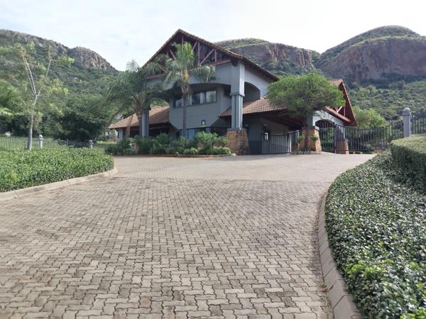 727 m² Land