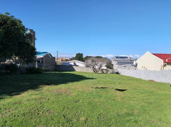 595 m² Land