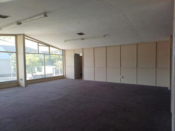 1 302.3 m² Retail Space