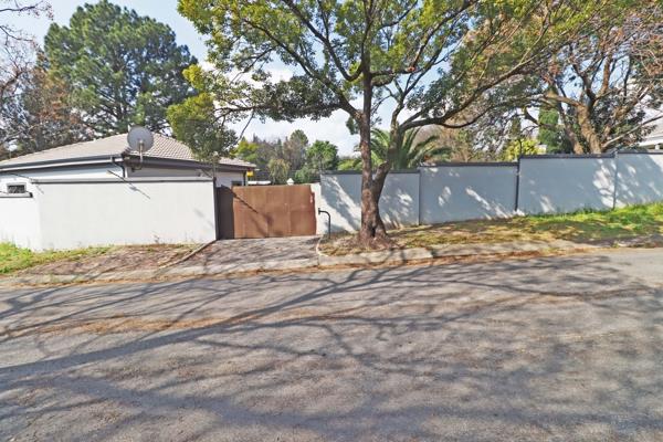 1 907 m² Land