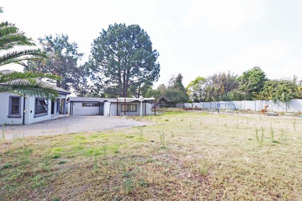 1 907 m² Land