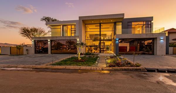 6 Bedroom House