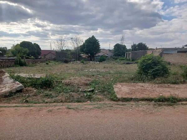 875 m² Land