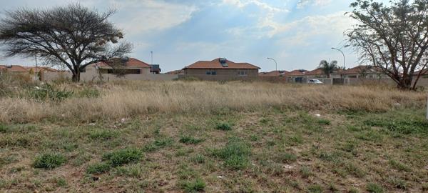 928 m² Land