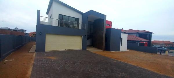5 Bedroom House