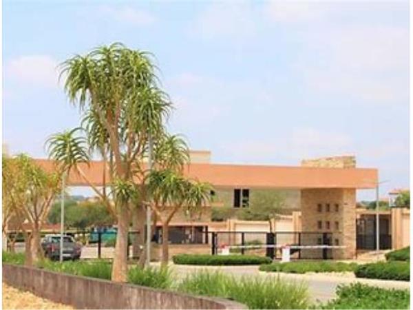 424 m² Land