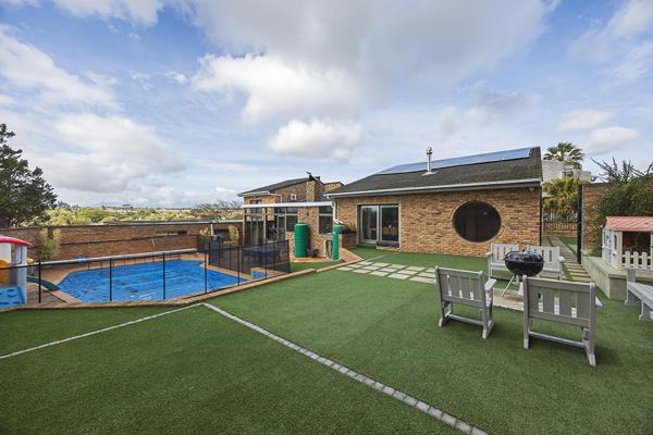 7 Bedroom House