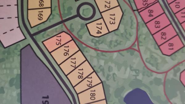 1 077 m² Land