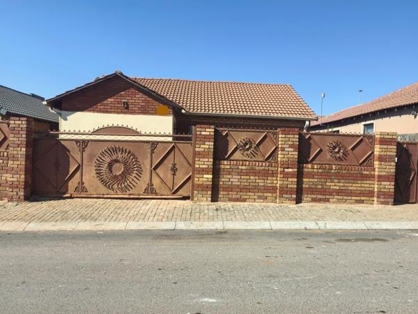 6 Bedroom House