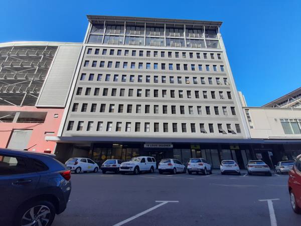 594 m² Commercial space