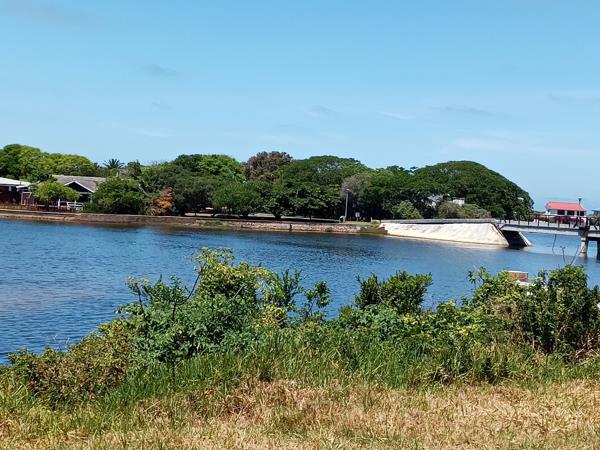648 m² Land