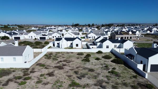 553 m² Land
