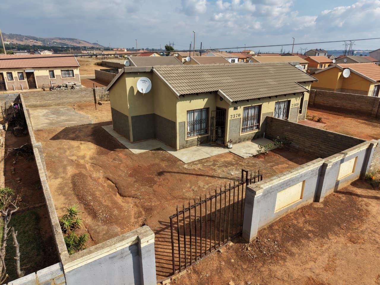 House in Westonaria Local Municipality, Westonaria Ward 6 - View 2