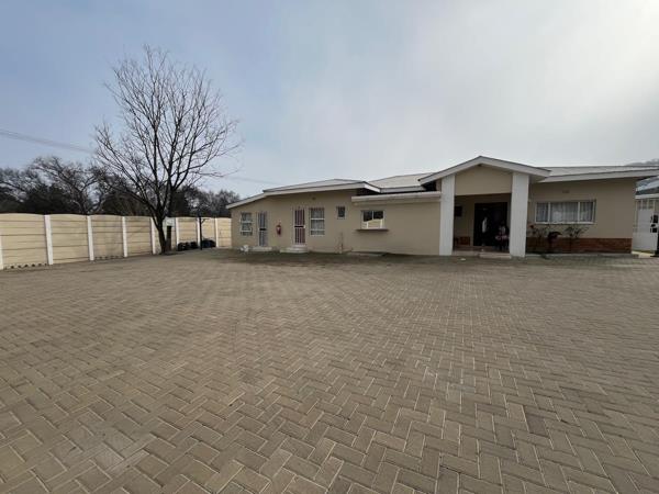 10 Bedroom House