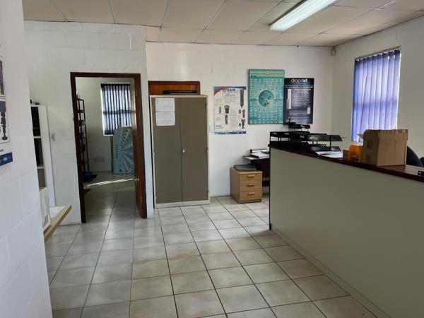 92.7 m² Office Space