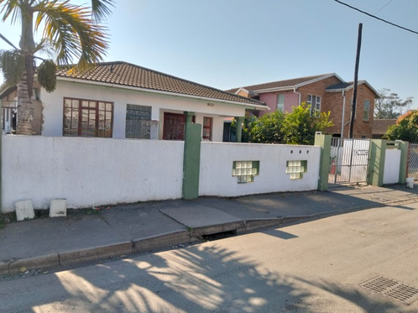 9 Bedroom House