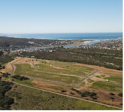 700 m² Land
