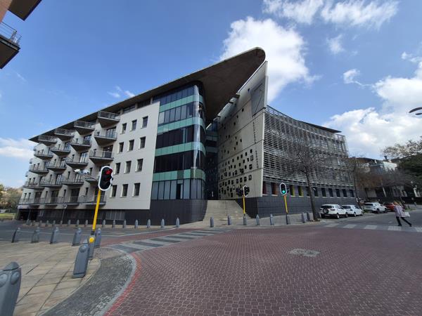 244 m² Commercial space