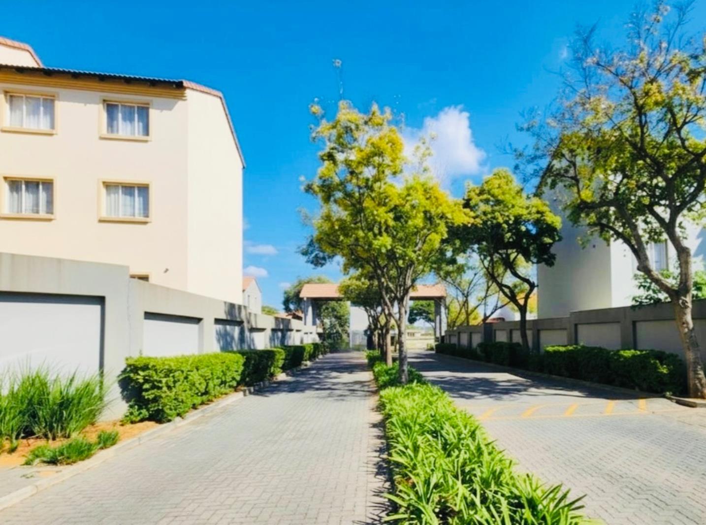 Studio apartment in Country View