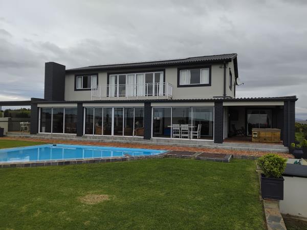 6 Bedroom House