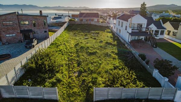 830 m² Land