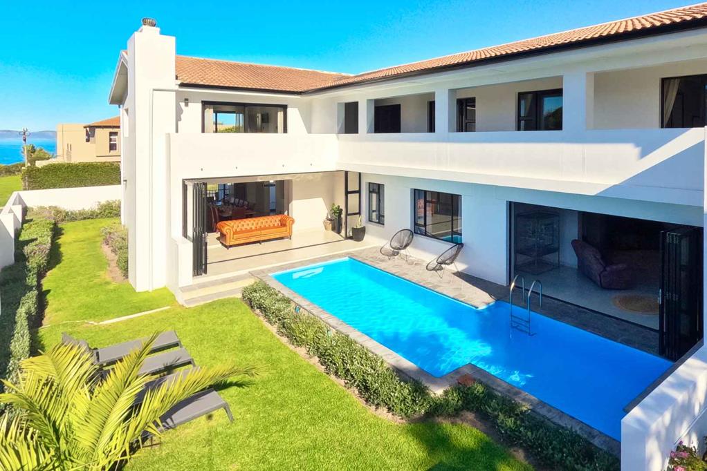 9 Bedroom House