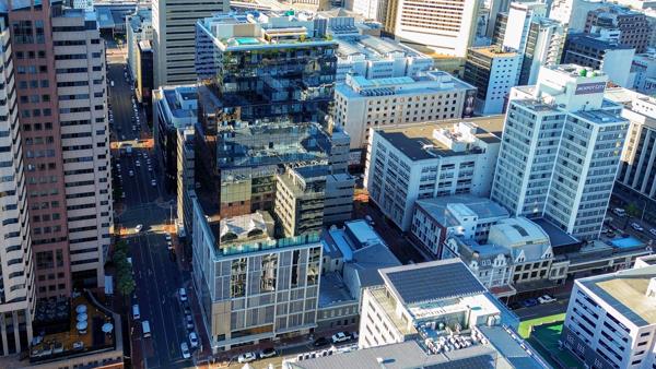 704 m² Commercial space