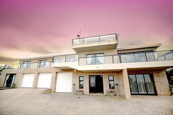 5 Bedroom House