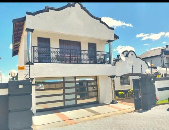 5 Bedroom House