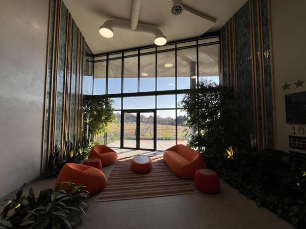 1 310 m² Commercial space
