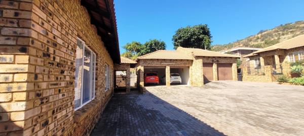 4 Bedroom Townhouse