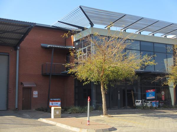 899 m² Industrial space
