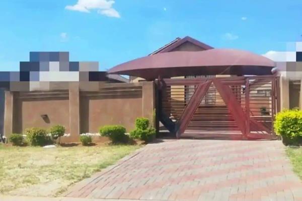 2 Bedroom House