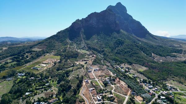 576 m² Land