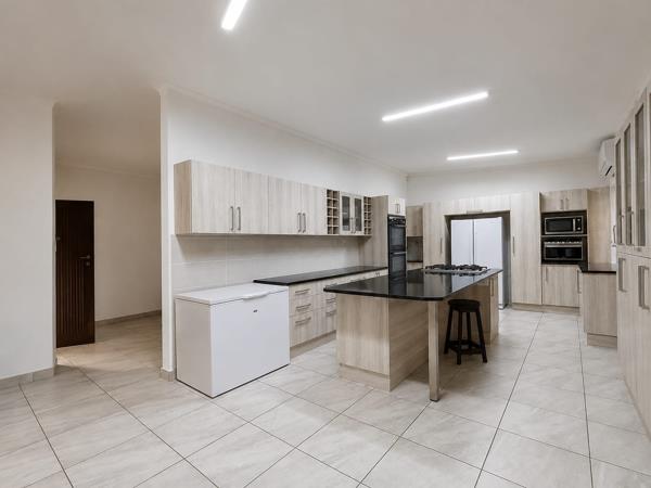 6 Bedroom House