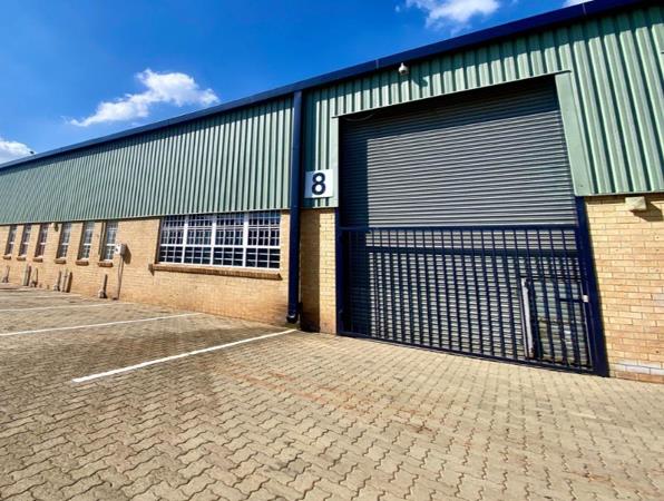 555 m² Industrial space