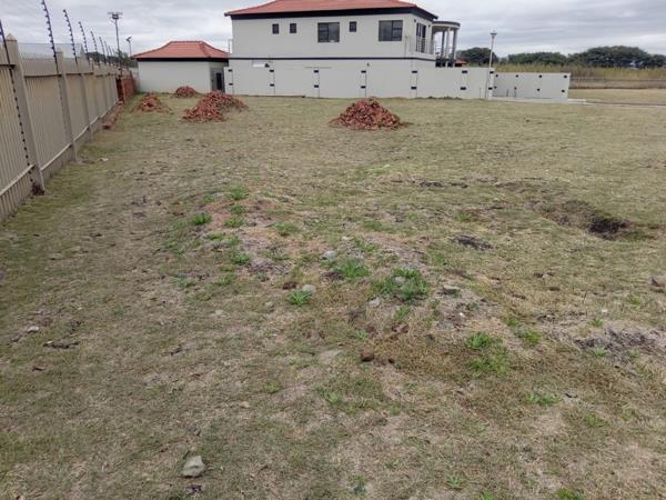 536 m² Land