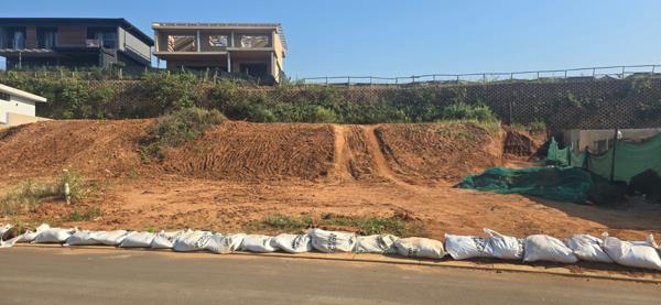 608 m² Land
