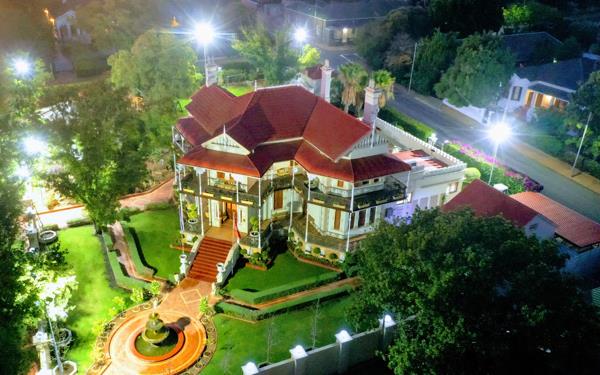 5 Bedroom House