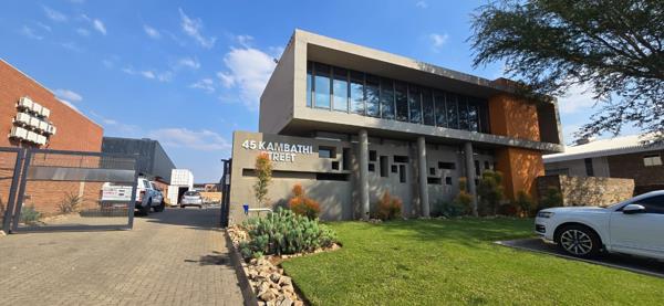 1 800 m² Industrial space