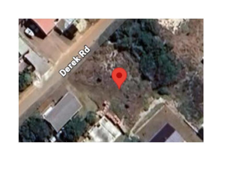 748 m² Land