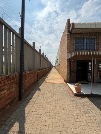 2 000 m² Commercial space