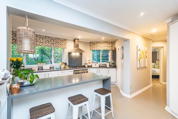 4 Bedroom HouseLonehill - View 6
