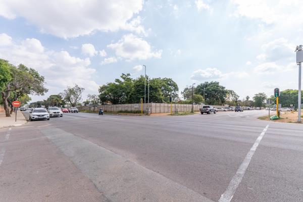 5 710 m² Land
