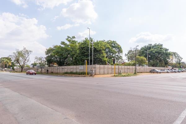 5 710 m² Land
