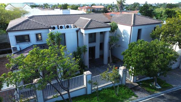 6 Bedroom House