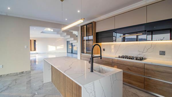 6 Bedroom House