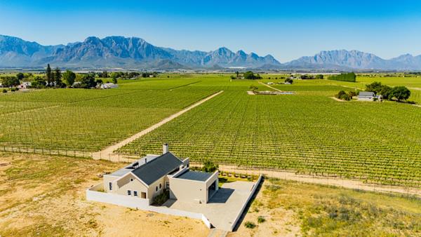 526 m² Land
