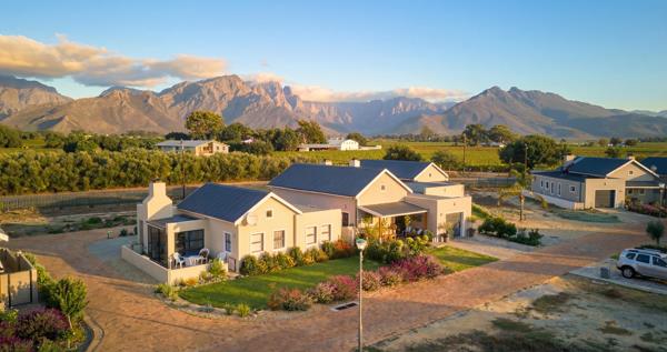 527 m² Land